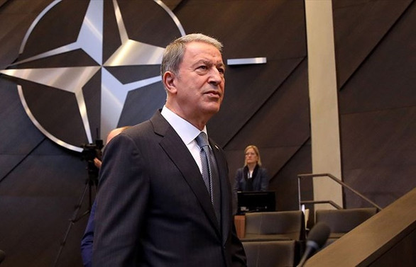 Bakan Akar İngiliz ve Fransız mevkidaşlarıyla bir araya geldi