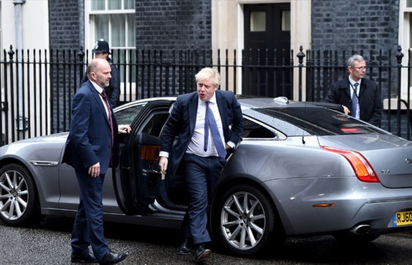 Boris Johnson kabinede kısmi değişikliğe gitti