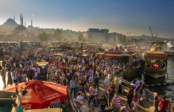Yavaş ekonomi büyük mutsuzluk getirdi