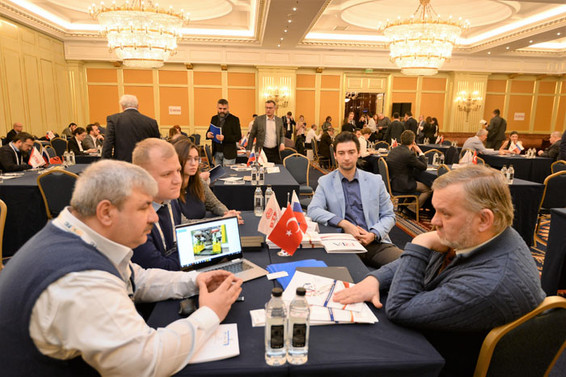 Bir günde 400’ü aşkın iş görüşmesi yapıldı