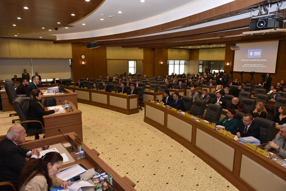 Ruhsat mağdurlarına Büyükşehir’den su jesti