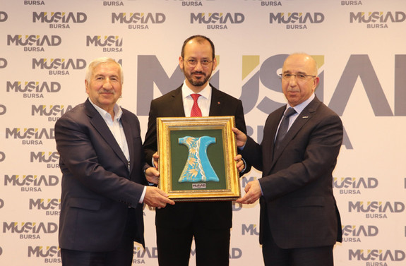 “Uzay çalışmalarında özel sektör de yer almalı”