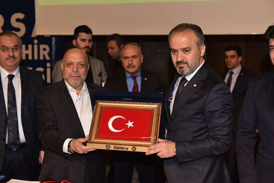 Büyükşehir’de toplu sözleşme sevinci