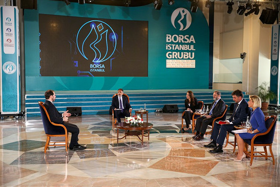Bakan Albayrak: Dünya korku pandemisi yaşıyor, Türkiye ayrışıyor