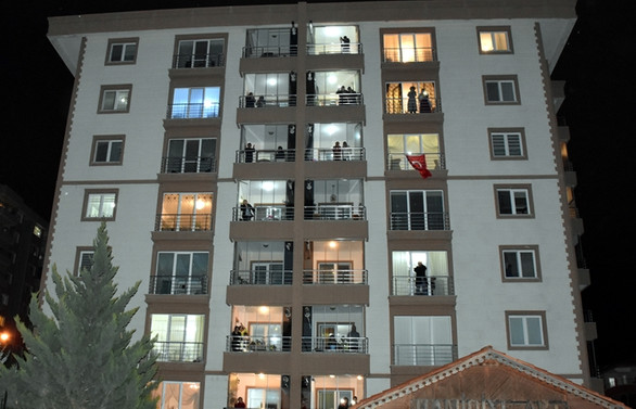 Sağlık çalışanlarına alkışlı teşekkür
