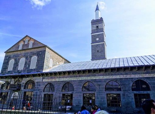 Bir sonsuz türküdür Diyarbakır