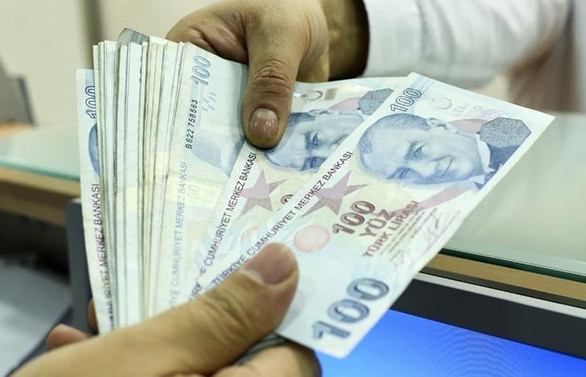Sokağa çıkma kısıtlaması olanların maaşları evlerinde ödenecek