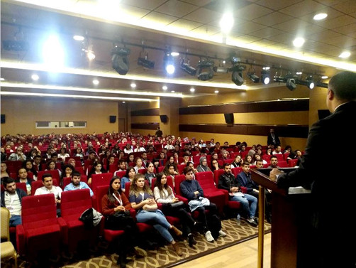 Üniversite öğrencilerine kariyer için enerjik tüyolar