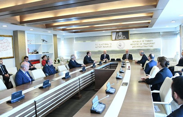 Ulaştırma ve Altyapı Bakanlığı'nda devir teslim töreni yapıldı