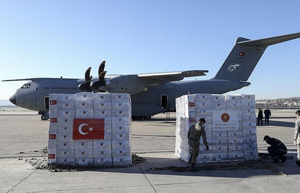 Türkiye'den İngiltere'ye tıbbi yardım malzemesi desteği