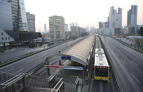 İstanbul'da toplu ulaşım devam ediyor