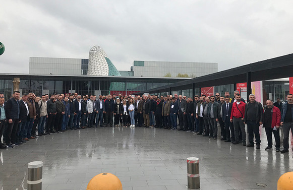 İnegöllü mobilyacılar İtalya’ya uçtu