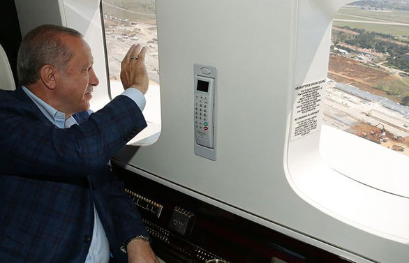 Cumhurbaşkanı Erdoğan, İstanbul'da yapımı devam eden hastaneleri havadan inceledi