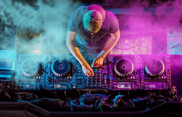 Siber suçlular şimdi de popüler DJ'leri kullanıyor