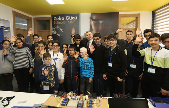 Zeka Gücü öğrencilerinden sağlık çalışanlarına destek