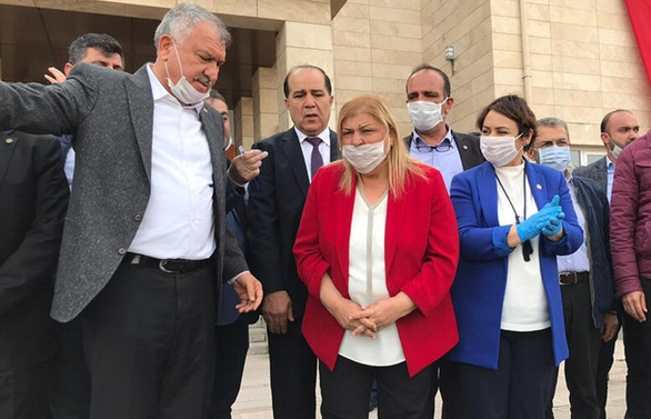 Ceyhan Belediyesi'nde yeni başkan Hülya Erdem
