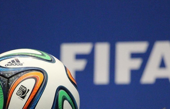 FIFA'dan futbolcu sözleşmeleri kararı