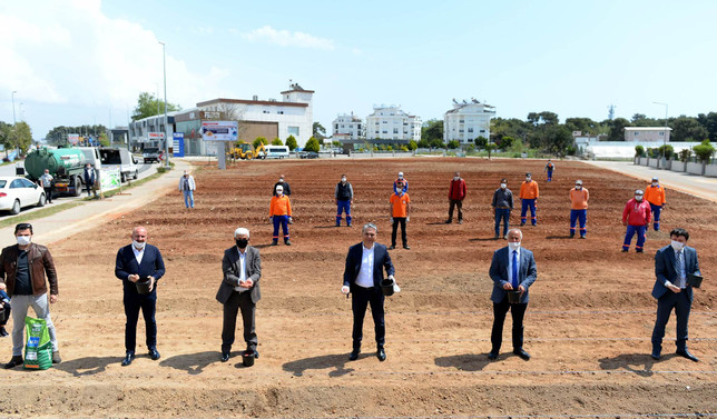 Muratpaşa Belediyesi olası gıda krizine karşı mısır ekecek