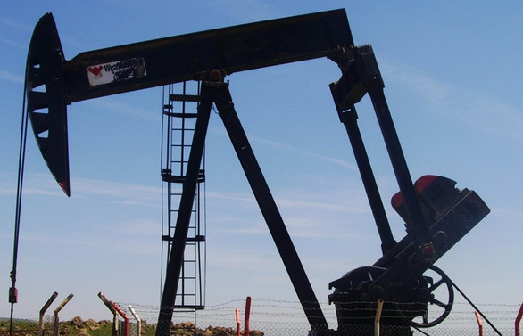Petroldeki düşüş temiz enerji için risk mi fırsat mı?