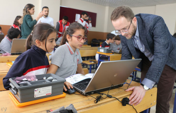 Kuveyt Türk'ten meraklı kaşiflere kodlama ve robotik eğitimi