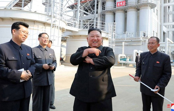 Kim Jong-un'un fabrika açılışı yaparken fotoğrafları ortaya çıktı