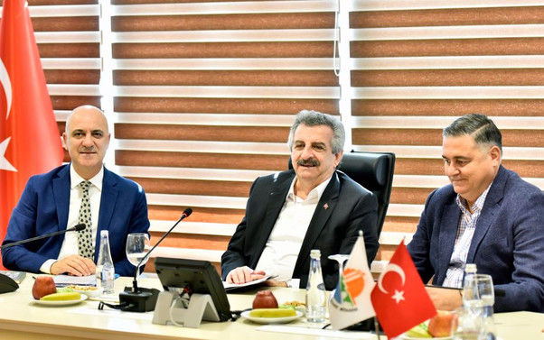 Bakan Yardımcısı Büyükdede, Antalya OSB’yi ziyaret etti