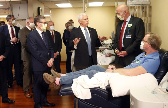 Pence'in ofisinden bir kişi daha COVID-19'a yakalandı