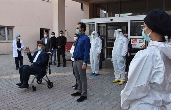 Son 24 saatte 17 can kaybı, 987 yeni vaka