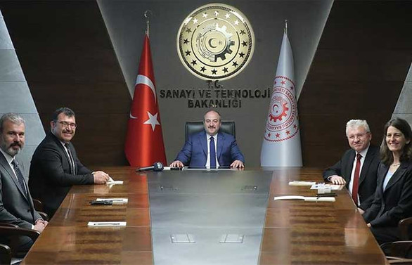 Bakan Varank: COVID-19'a karşı kendi sentezimizle çok önemli bir ilacı ürettik