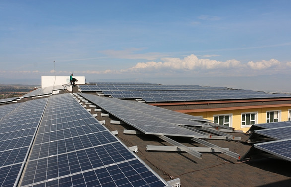 Türkiye'nin en büyük güneş enerjisi santralinde panel montajı temmuzda