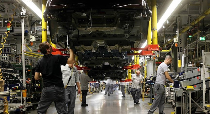 Otomotiv ve tekstil firmaları ayakta tutulmalı