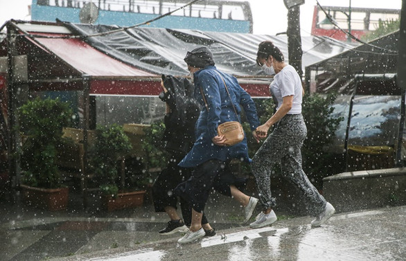 İstanbul'da sağanak, hortum ve sel: 1 kişi hayatını kaybetti