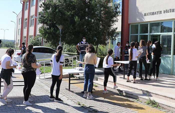 YKS'nin ilk oturumu TYT yapıldı