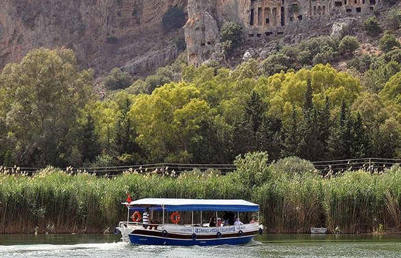 Bakanlıktan 'turist rehberlerine' ilişkin genelge
