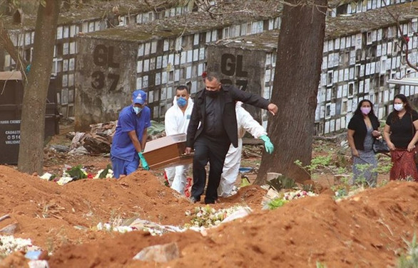 Salgın nedeniyle son 24 saatte Brezilya'da 1233, Meksika'da 579, Hindistan'da 606 kişi öldü