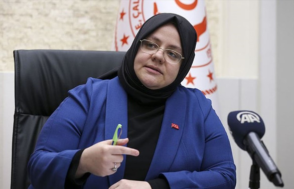 Yurt içindeki yabancıların çalışma izinleri sonuçlandırılmaya başlandı