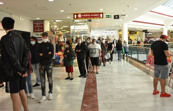 Avusturya'da yeniden maske kullanma zorunluluğu