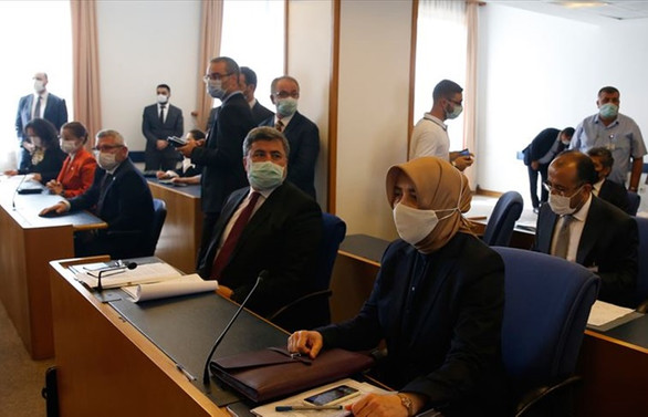 Sosyal medya düzenlemesi komisyondan geçti