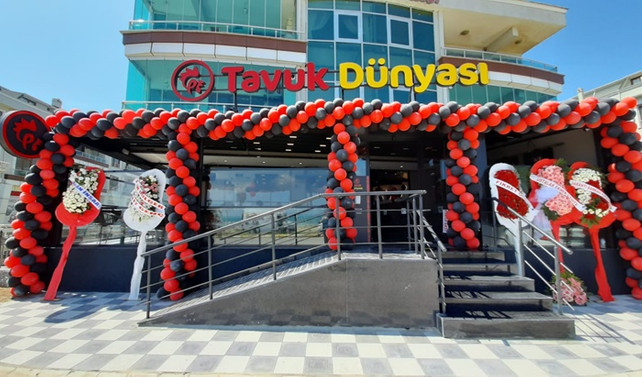 Tavuk Dünyası, Sakarya’da üçüncü şubesini açtı