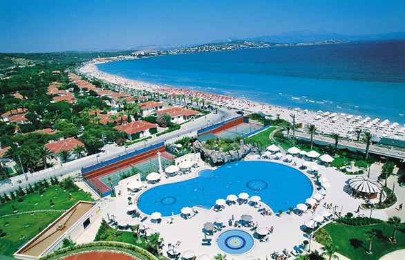 Turizmcilerin yüzü güldü
