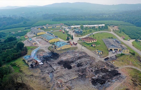 Havai fişek fabrikasının sahibi 2 kişi gözaltına alındı