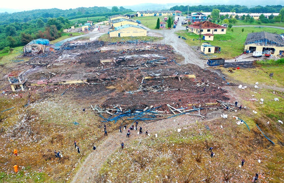 Havai fişek fabrikasındaki arama tarama çalışmaları yeniden başladı