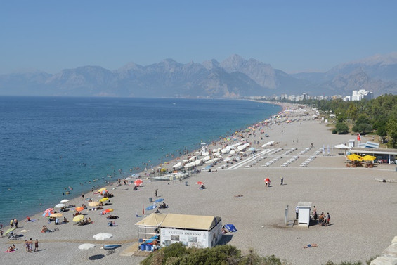 Batı Adeniz sahilleri Antalyalılara kaldı