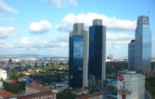 Sabancı Holding'den ilk yarıda 2.2 milyar net kar