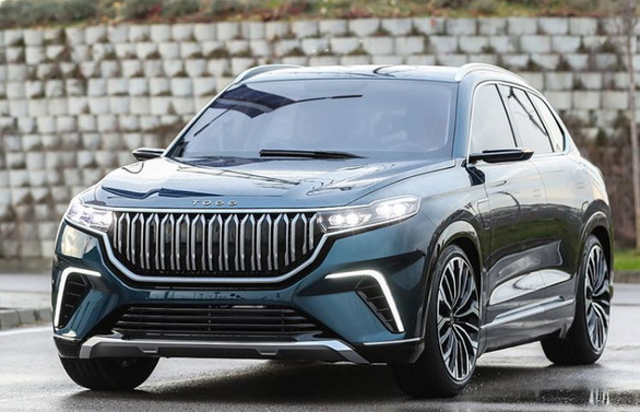 Türkiye'nIn Yerli Otomobili Resmi  : Özyörük, Dana Eti Ve Kuyruk Yağı Kullanarak Yerli Otomobilin Resmini Çizdi.