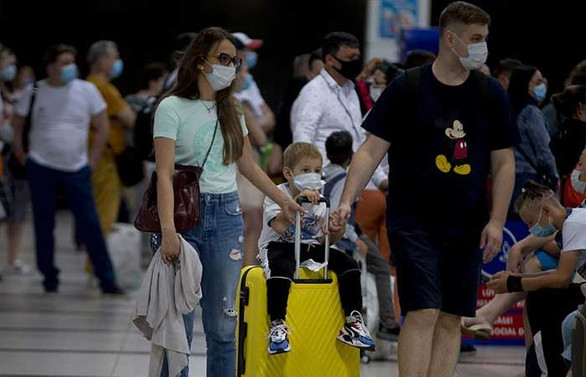 Antalya'ya bir saatte 45 uçak inip kalktı