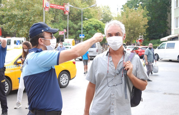 DSÖ: Koronavirüs salgını 20'li, 30'lu ve 40'lı yaşlardaki kişiler tarafından yayılıyor