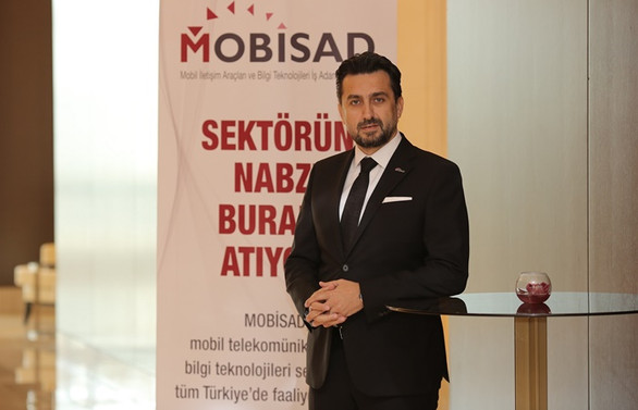 Akıllı telefon pazarındaki daralma devam ediyor