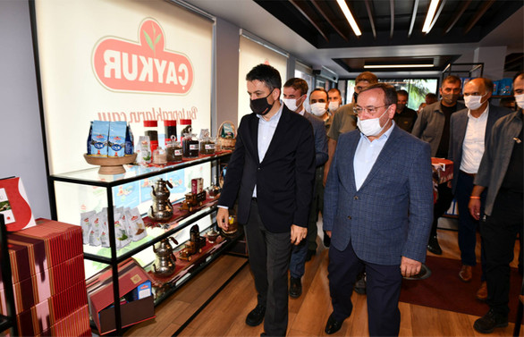 Bakan Pakdemirli’den ÇAYKUR’un Tirebolu fabrikasına ziyaret