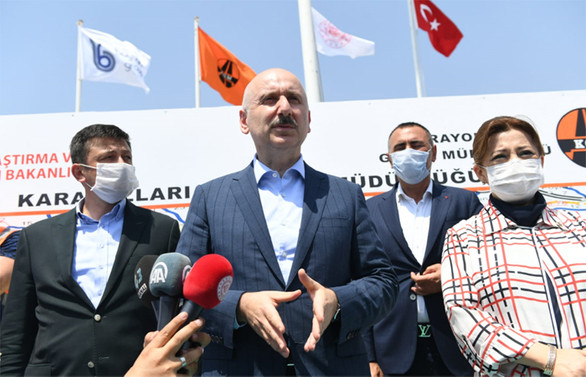 Bakan Karaismailoğlu: Aydın-Denizli Otoyoluna büyük ilgi var